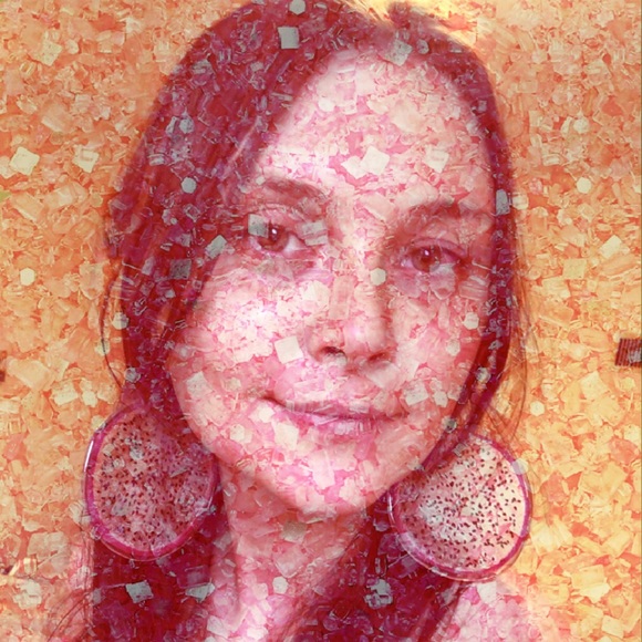 Meet your Posher, Kayla - Picture 2 of 2